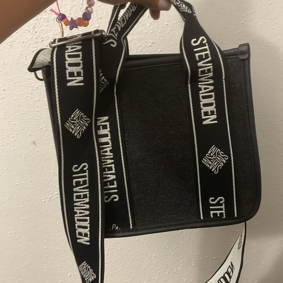 Steve Madden Bwebber tote - Picture 4 of 5